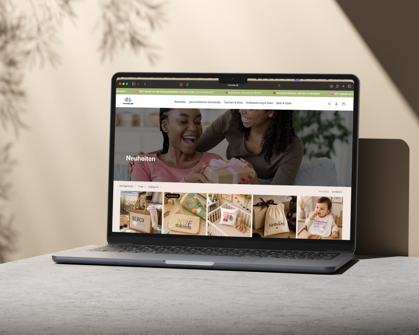 momsie.de Onlineshop auf einem MacBook